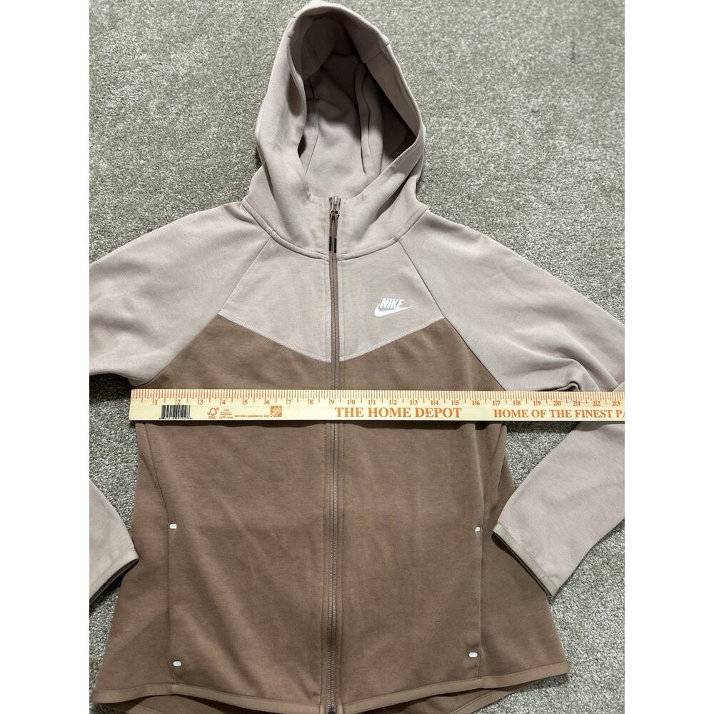 Nike Women's M Sportswear Windrunner Cream Tech Fleece BV3455-283 - Picture 3 of 10